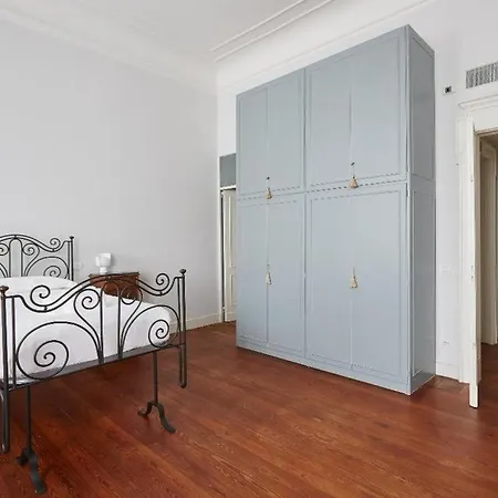 Sant'ambrogio Halldis Apartment